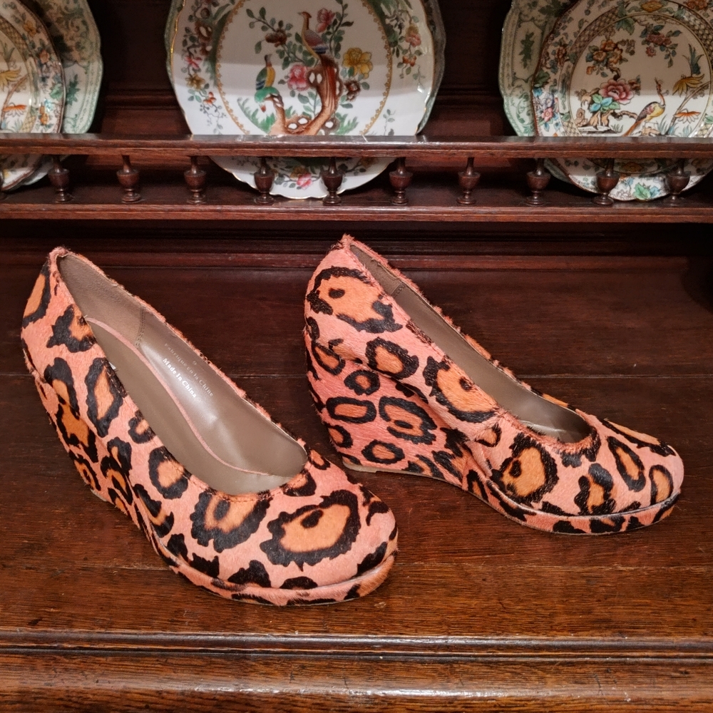 Pink Leopard/Cheetah Wedge Pumps - Picture 3 of 12